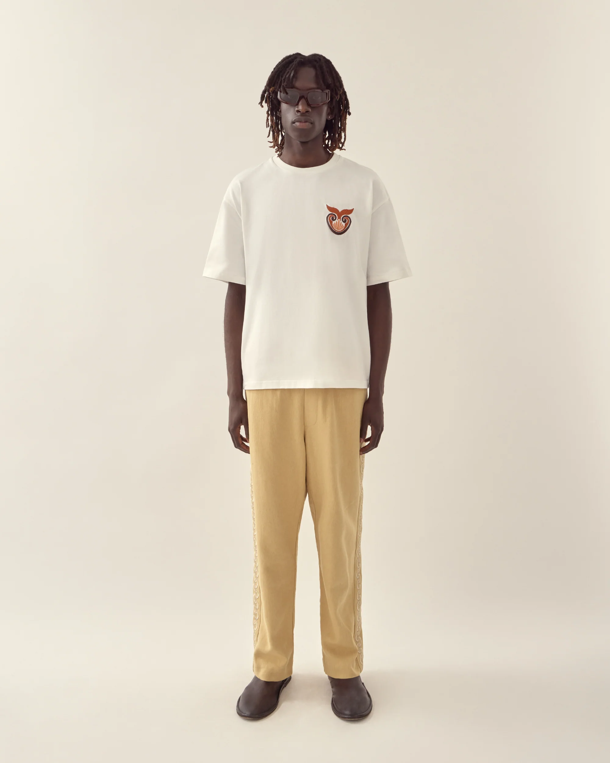 Shell Embroidered Tee